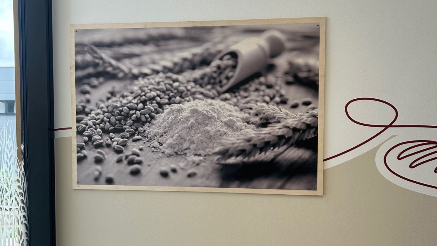 Interspar Bäckerei Wandgestaltung mit Holzbild