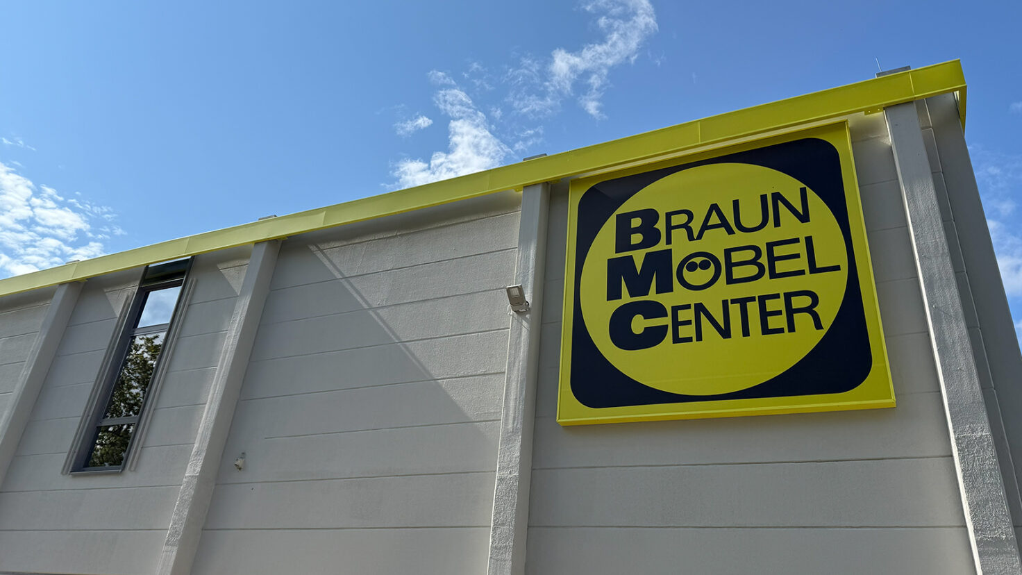 XXXLutz Bad Saulgau Leuchtschild Lichlisene