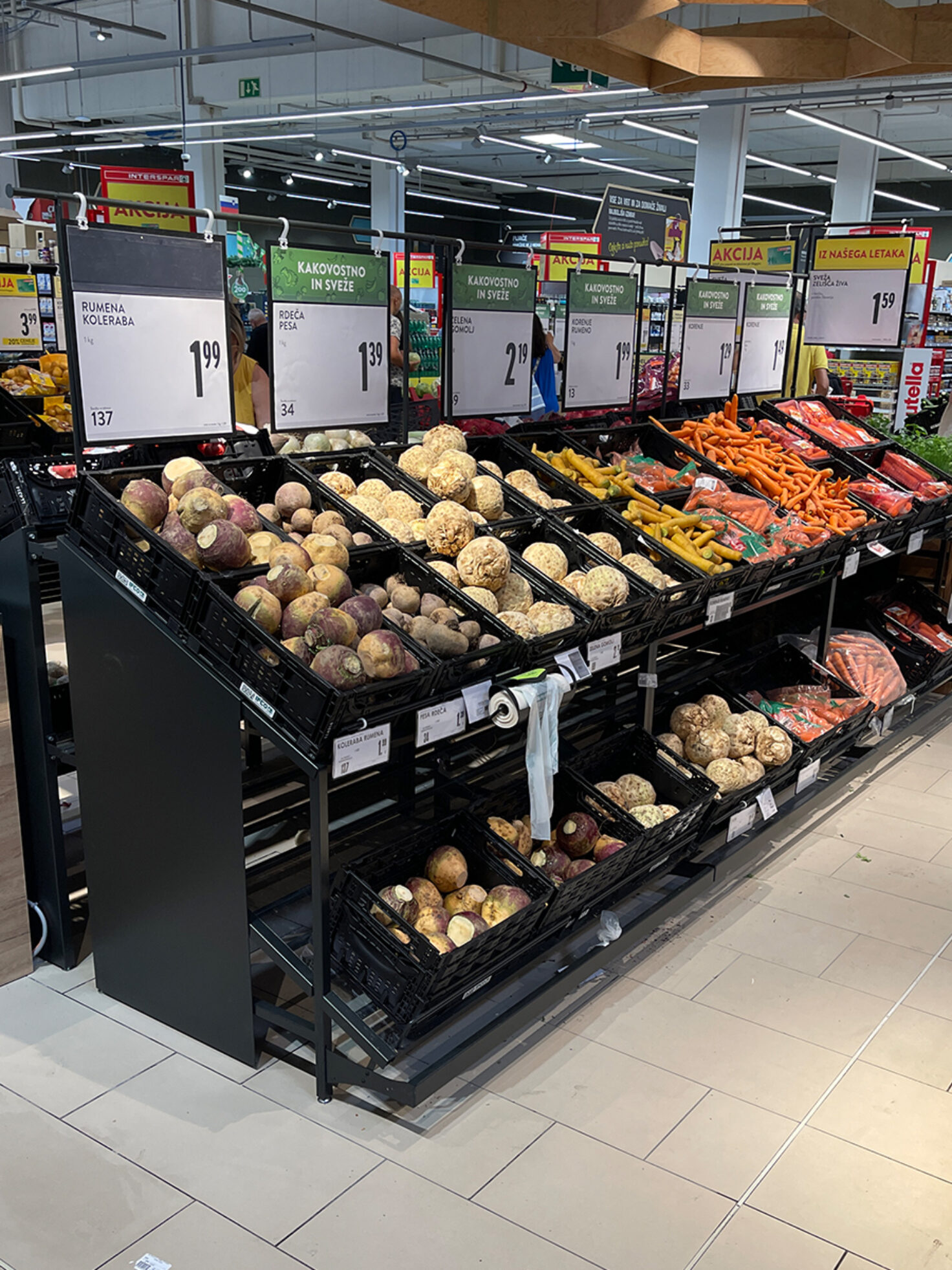 Interspar Ljubljana Regal Obst Gemüse 04