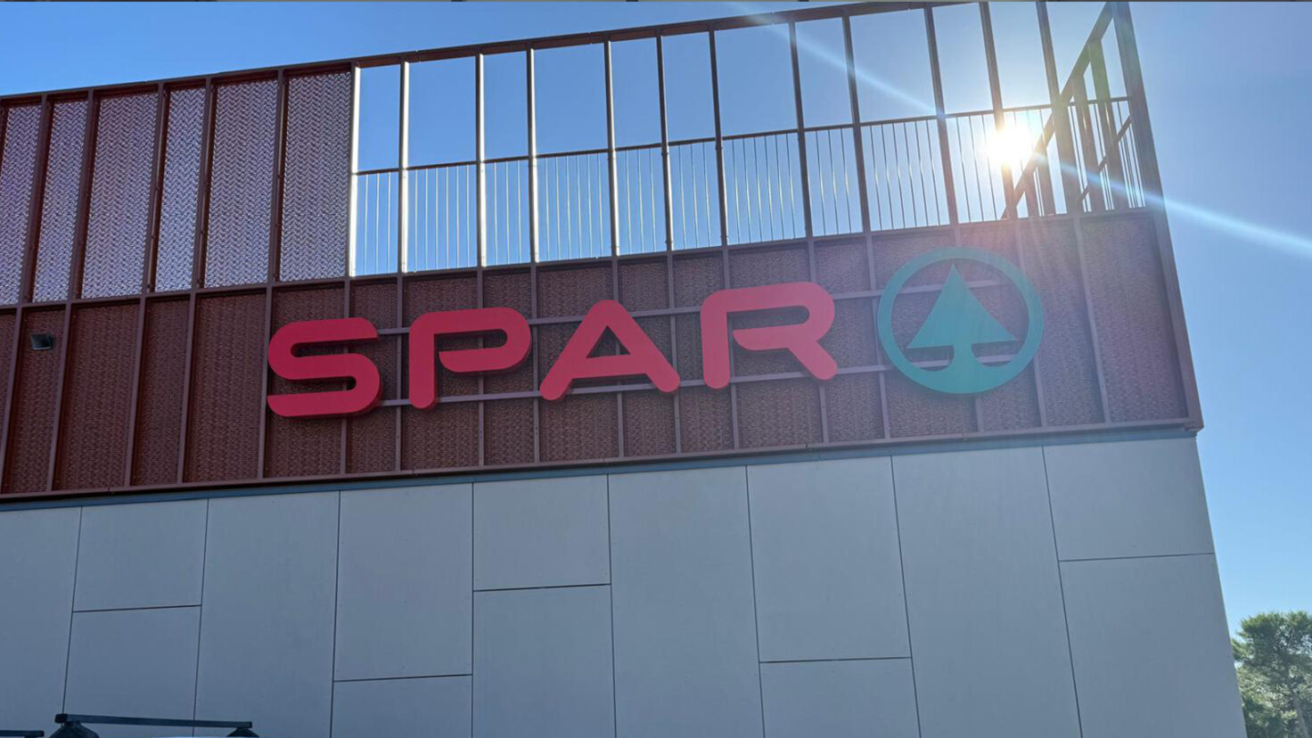 Leuchtschrift an der Fassade